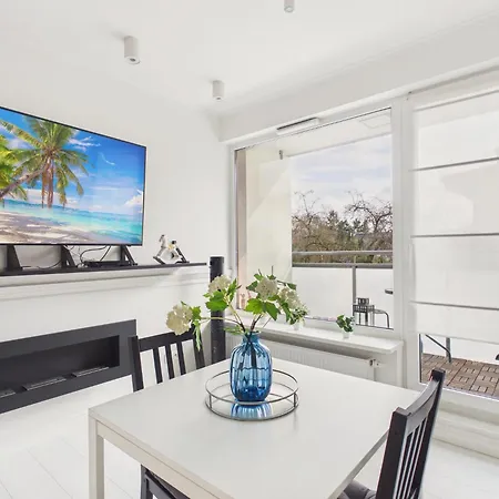 Wola Park Spacious With Balcony & Parking By Solarento