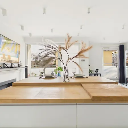 Wola Park Spacious With Balcony & Parking By Solarento Apartamento *