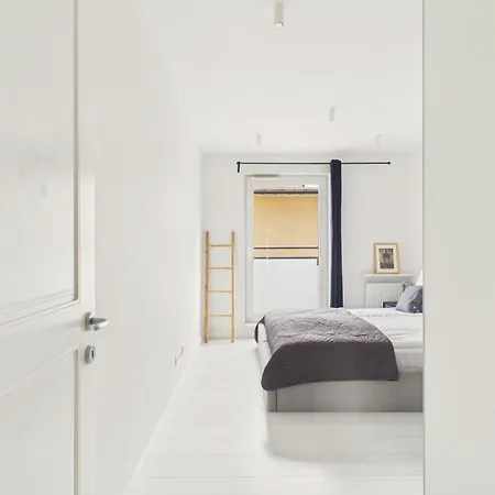 Wola Park Spacious With Balcony & Parking By Solarento Apartamento *