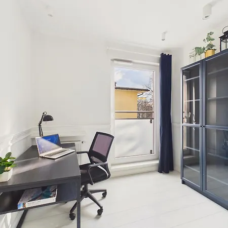 Wola Park Spacious With Balcony & Parking By Solarento